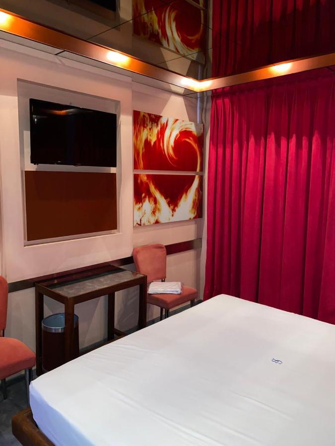 The Crystal Blue Xaidari Hotel Skaramangás エクステリア 写真
